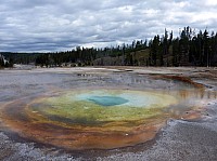Yellowstone Old faithfull Chromatic Pool (3).JPG